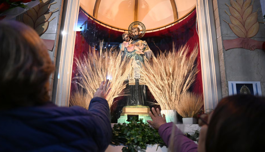 Qué se le pide a San Cayetano y cuál es la oración para rezarle el 7 de agosto