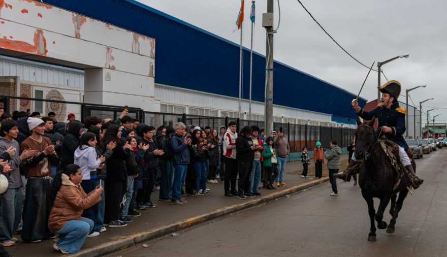 EL MUNICIPIO ACERCÓ LA HISTORIA DEL GENERAL SAN MARTÍN A ESTUDIANTES RIOGRANDENSES