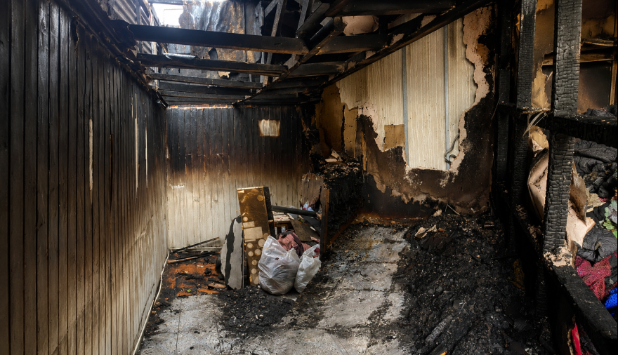 Perdieron todo en un incendio y ahora buscan reconstruirse con trabajo y solidaridad