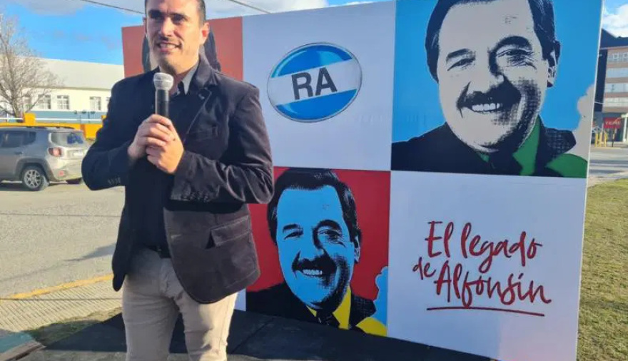 La UCR reivindicó el legado de Alfonsín y alertó sobre los avances contra la democracia y las instituciones
