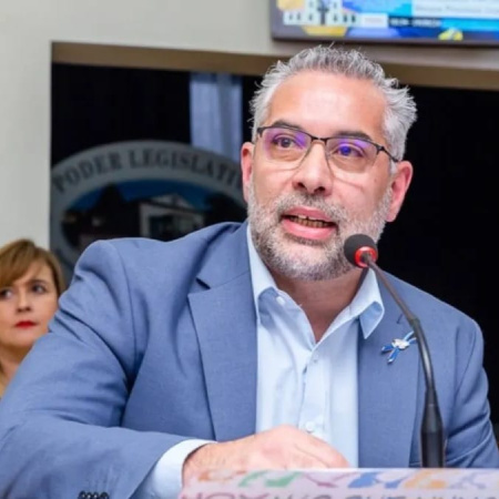 Lapadula: “Defender la 19.640 es sostener lo que nos proyecta hacia el futuro”