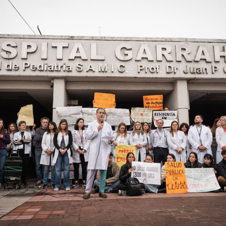 El Gobierno anunció un aumento salarial para los residentes del Hospital Garrahan tras las protestas