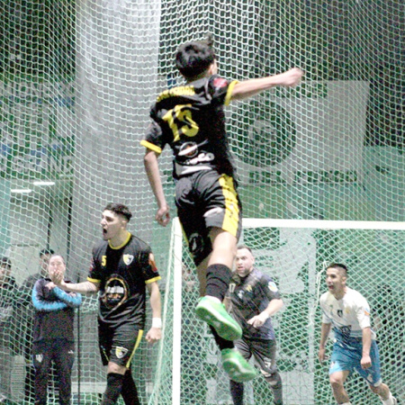 Camioneros y Luz y Fuerza definirán el campeonato