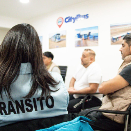 EL MUNICIPIO DE RÍO GRANDE INFORMÓ A CHÓFERES DE CITY BUS SOBRE LA RENOVACIÓN DE LICENCIAS PROFESIONALES