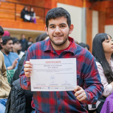 Se realizó la entrega de mas de 300 certificados a egresados del centro de formación laboral de Rio Grande