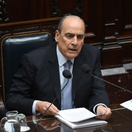 Francos confirmó el veto al bono y aumento para jubilados: cómo quedan los haberes
