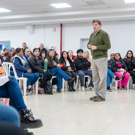 El Gobernador Melella mantuvo un encuentro con referentes de comedores y merenderos de Rio Grande