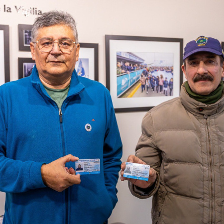 HECHO HISTÓRICO: Veteranos recibieron licencias de conducir con dirección en las Islas Malvinas