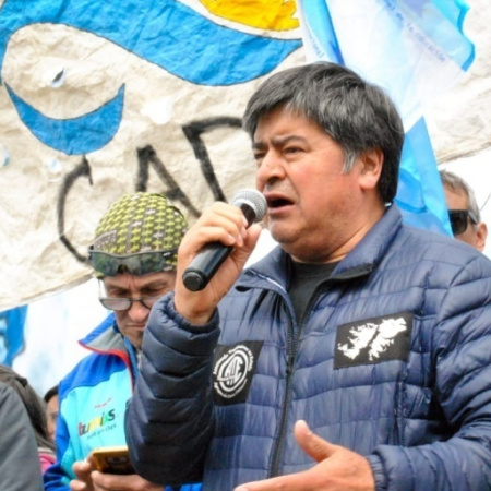 Estatales marchan a Casa de Gobierno en Ushuaia y advierten con un paro