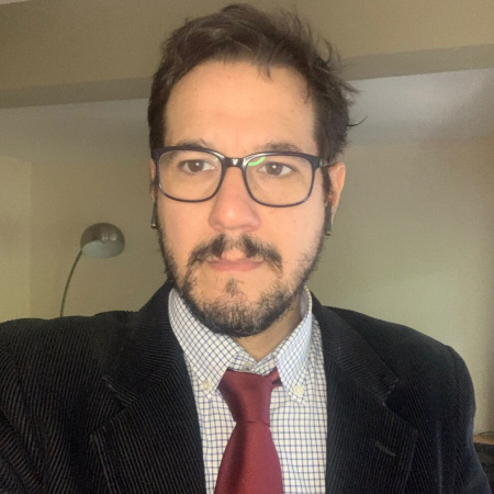 Un periodista uruguayo publicará los audios prohibidos de Karina Milei