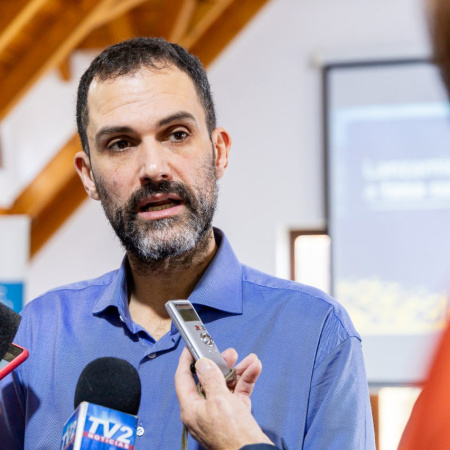 EL MINISTRO DEVITA FUSTIGÓ AL GOBIERNO NACIONAL POR EL USO DE LOS ATN E INSTÓ A PONERLE UN FRENO “A LA CRUELDAD DE MILEI”
