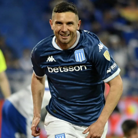 Racing le ganó a Vélez y ahora lo espera en el cilindro