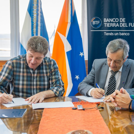 "Contra la motosierra del gobierno nacional lanzamos con el BTF una herramienta de créditos destinada al desendeudamiento de trabadores estatales"