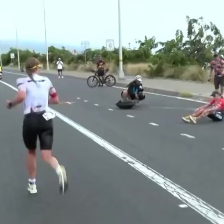 SORPRENDENTE: Estaba por ganar el Ironman, pero se desplomó cerca de la meta y vio como su rival la superó