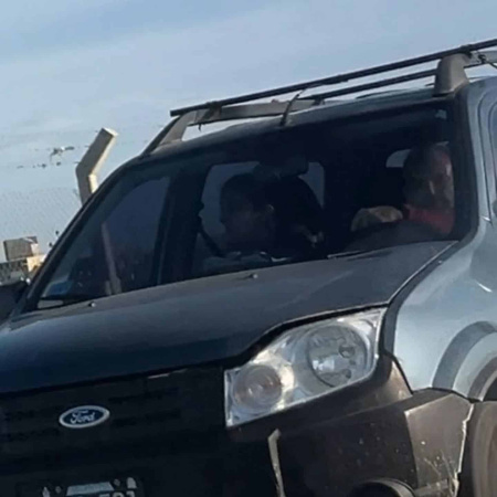 CAUSÓ LA MUERTE DE UN PADRE Y SU HIJA, Y LO ESCRACHARON CONDUCIENDO