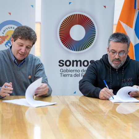 “El gobernador tiene la responsabilidad política de convocar y buscar una solución mínima”