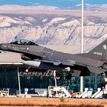 Los detalles del itinerario de los aviones caza que compró el Gobierno