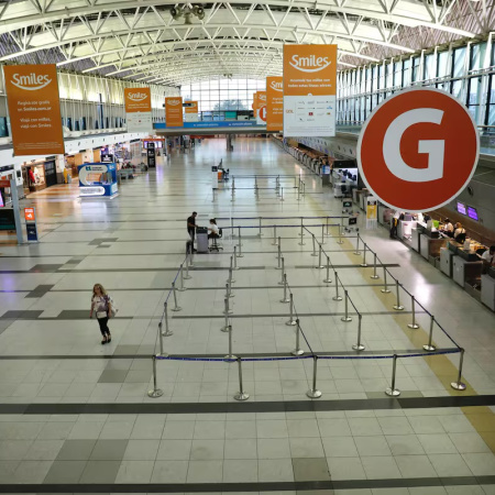 Paro de controladores aéreos en víspera de las Fiestas: cuándo es y cuánto va a durar