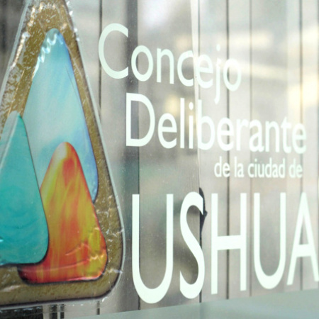 Autorizan al Ejecutivo municipal de Ushuaia a reorganizar y achicar la estructura del Gabinete