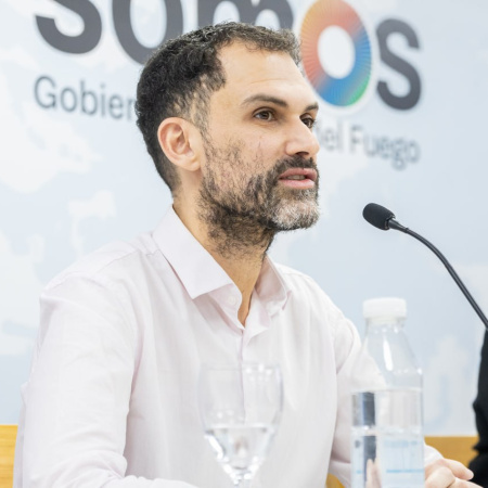 DEVITA: “TIERRA DEL FUEGO SOSTUVO PROGRAMAS NACIONALES Y SALARIOS PESE A LA BAJA SISTEMÁTICA DE RECURSOS”