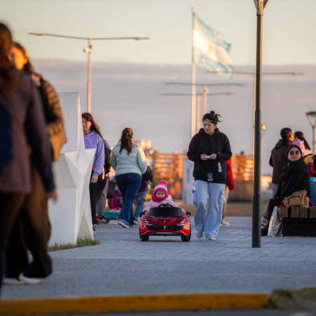 ESTE FIN DE SEMANA, EL PARQUE DE LOS 100 AÑOS SE LLENA DE MÚSICA, JUEGOS Y SOLIDARIDAD