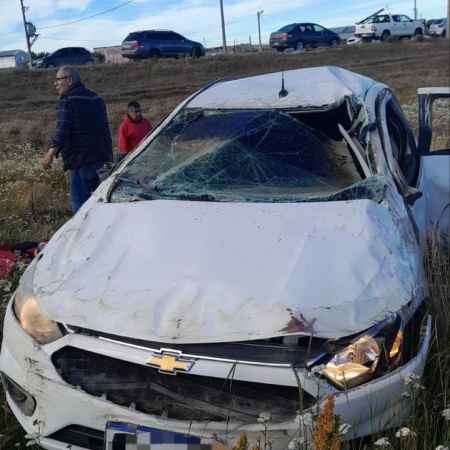 Vuelco en Ruta 3: Los dos ocupantes en Grave Estado