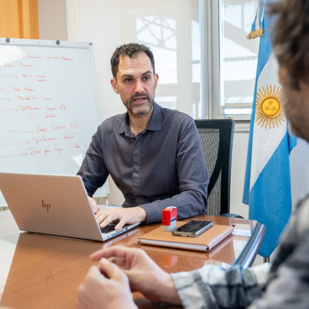 Devita admite la “crisis industrial y habla de reconversión urgente”