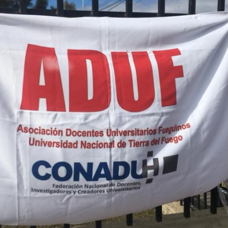 Docentes universitarios paran una semana y advierten que peligra el cuatrimestre por la reforma laboral y el recorte salarial