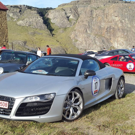 Más de 50 autos deportivos de lujo llegan a Ushuaia para la cuarta edición de la Route des Andes