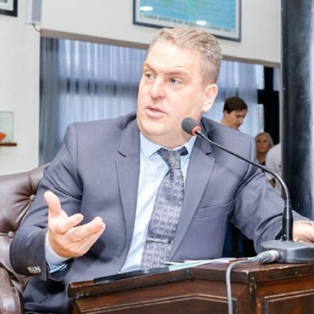 Von der Thusen propone que el 80% del empleo de nuevas empresas sea para fueguinos