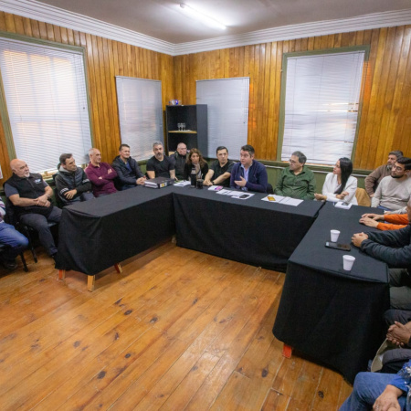 Pérez y vecinos analizan proyectos para descomprimir el puente Gral. Mosconi