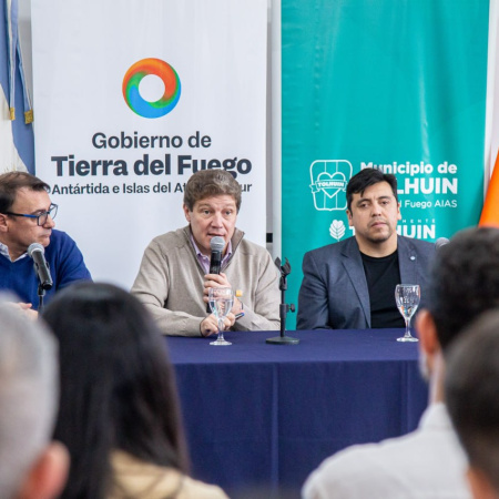 HISTÓRICO: EL GOBERNADOR MELELLA FIRMÓ ACUERDOS EN TOLHUIN PARA LA LLEGADA CONCRETA DE INVERSIONES EN PROYECTOS ACUÍCOLAS