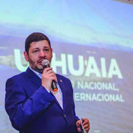 Más de 130 artistas locales darán vida a la Noche Más Larga en Ushuaia
