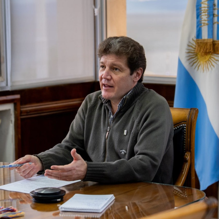 El gobernador Melella encabezó una nueva mesa de trabajo en Rio Grande con vecinos por el subsidio al GLP