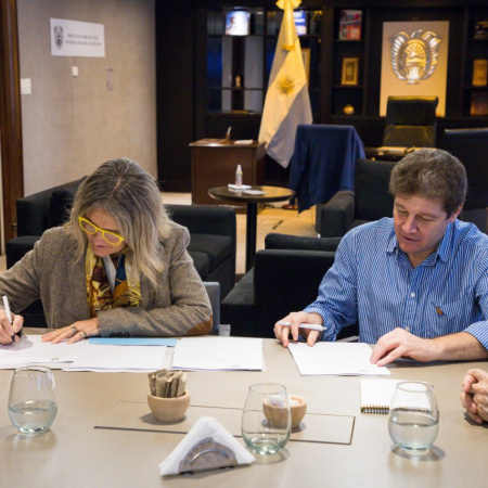Tierra del Fuego y Senasa firman un convenio estratégico para transformar a la provincia en el polo acuícola austral