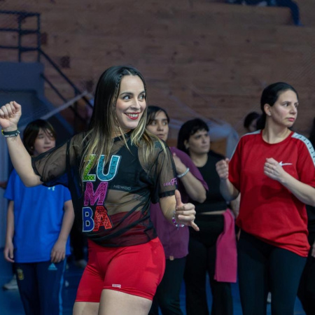 LA PRIMERA DE MUCHAS: EXITOSA JORNADA SOLIDARIA DE ZUMBA Y BODY COMBAT REUNIÓ A DECENAS DE VECINOS EN RÍO GRANDE