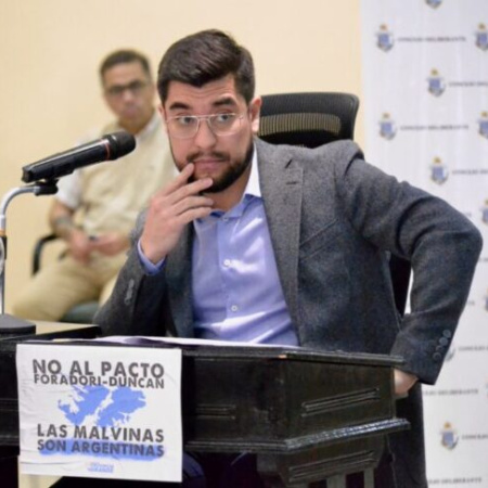 Bogado apuntó contra los diputados libertarios fueguinos: “Actúan como escudo político de Milei y Adorni”