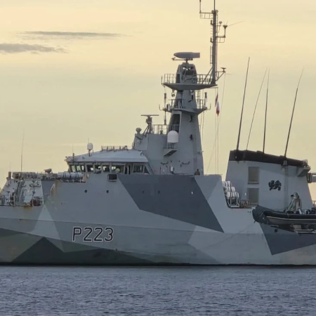 Un buque de guerra británico cruzó aguas argentinas sin aviso y reabre interrogantes sobre la política del Gobierno en el Atlántico Sur