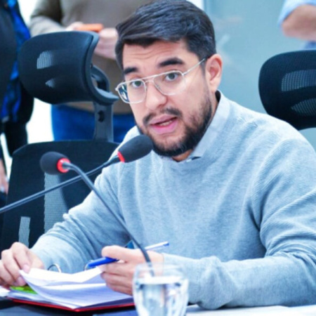 Jonatan Bogado: "La inversión sin empleo no sirve para el desarrollo de Tierra del Fuego"