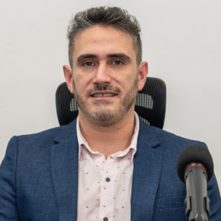 Maxi Ybars pidió consensos para enfrentar la crisis y cuestionó las multas del estacionamiento medido