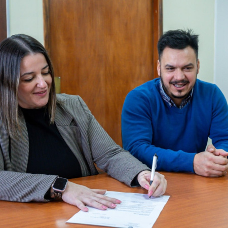 El gobierno provincial y Terra Ignis firmaron un convenio para fortalecer el deporte fueguino