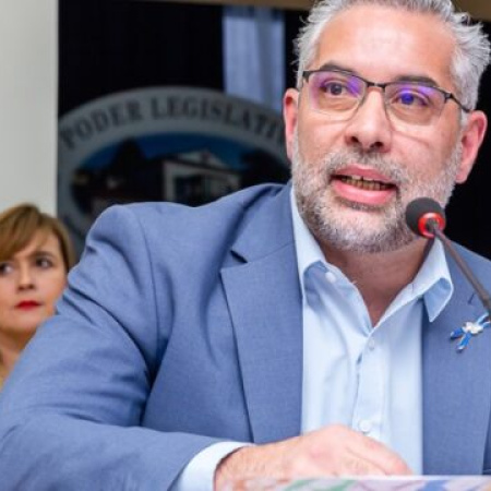 Lapadula cuestionó la gestión educativa: “Se destinan fondos, pero las escuelas siguen con problemas”