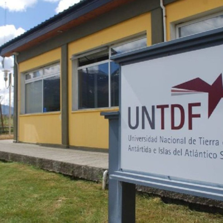 La UNTDF lanzó un estimador de costo de vida para jóvenes fueguinos que estudian fuera de la provincia