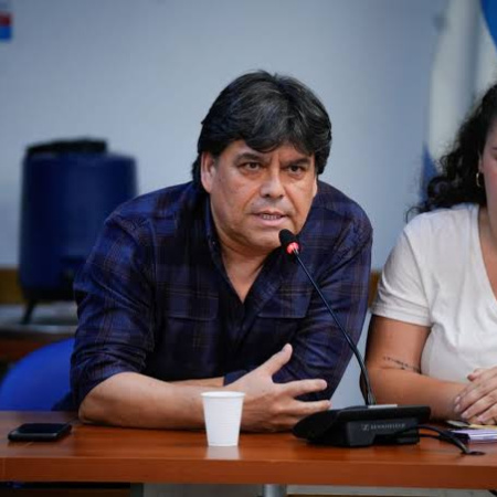 “El sistema no colapsa por ellos, colapsa por las políticas de este Gobierno”