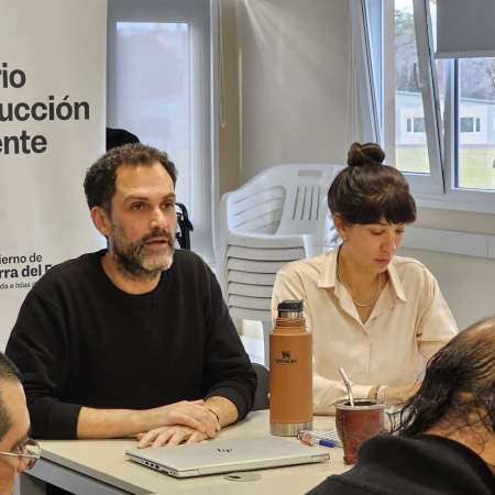 "La verdadera defensa de nuestra industria no se logra vaciando los puestos de trabajo, sino agregándoles valor"