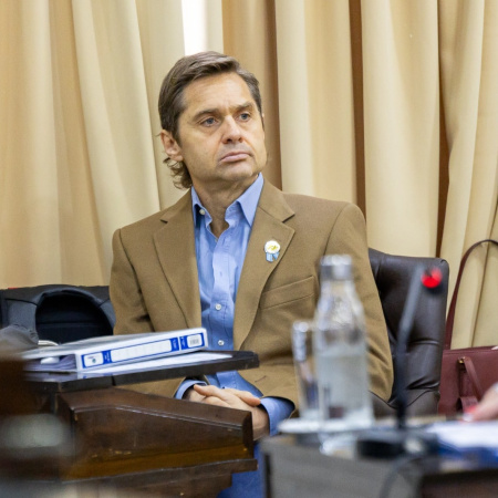 Sciurano cuestionó la presencia de un buque británico en Ushuaia y reclamó una reacción política conjunta