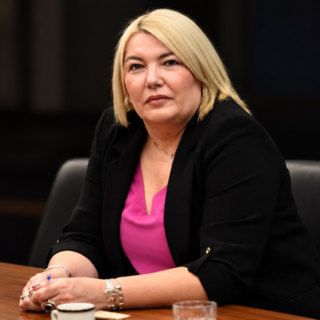 Bertone pidió auditar cada paso de Milei para comprobar si su discurso sobre Malvinas se convierte en hechos