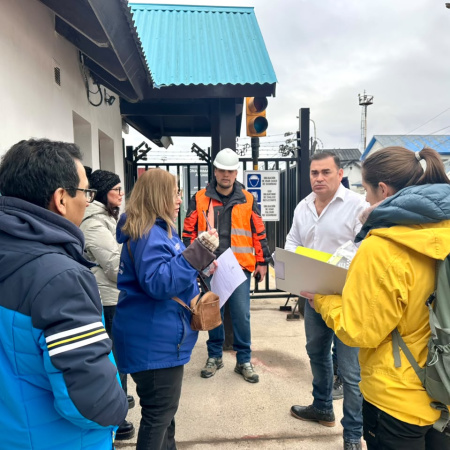 El Gobierno provincial denunció que ANPyN impidió el ingreso de inspectores ambientales al Puerto de Ushuaia