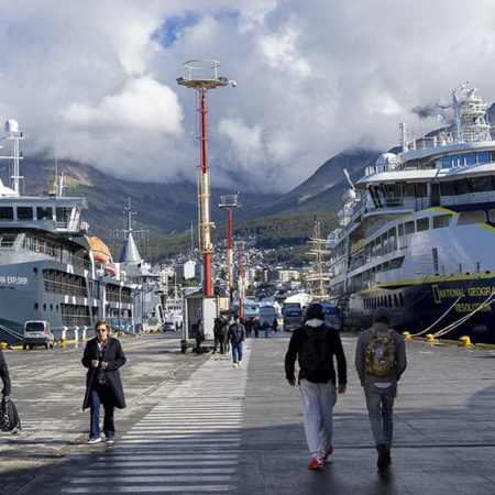 Ingreso de residuos peligrosos: La Secretaria de Ambiente analiza ante qué juzgado presentar el reclamo por el Puerto de Ushuaia