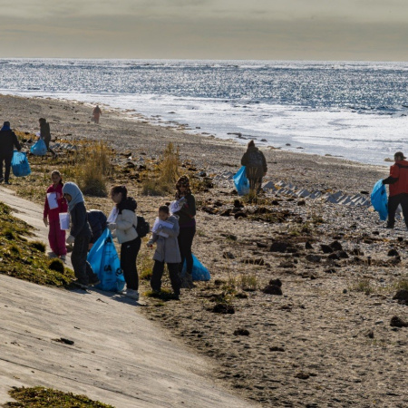 Vecinos y Vecinas realizaron una jornada de Plogging en la costa de la ciudad